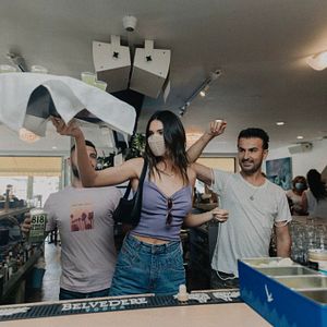 Foto Regras vs. Atração: Servindo nos Hamptons