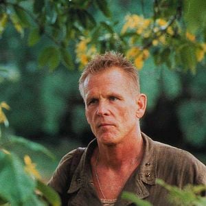 Foto Além da Linha Vermelha