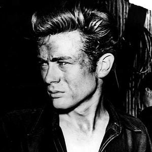 Foto Assim Caminha a Humanidade