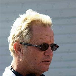 Foto Celular - Um Grito de Socorro