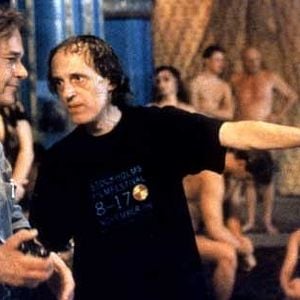 Foto Um Vulto na Escuridão