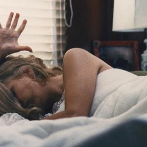 Foto Uma Mulher Sob Influência