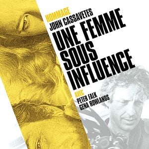 Foto Uma Mulher Sob Influência