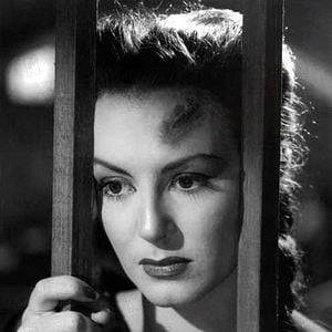 Foto Santa Entre Demônios