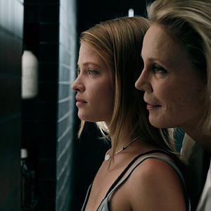 Foto Chrysalis - Um Futuro não Muito Distante