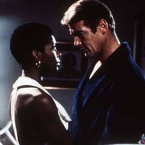 Foto Com 007 Viva e Deixe Morrer