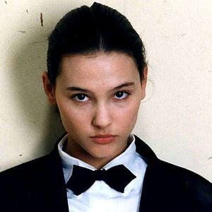 Foto Uma Garota Solitária