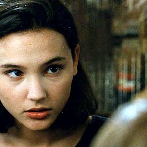 Foto Uma Garota Solitária