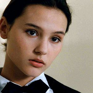 Foto Uma Garota Solitária