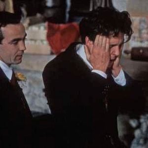 Foto Quatro Casamentos e Um Funeral