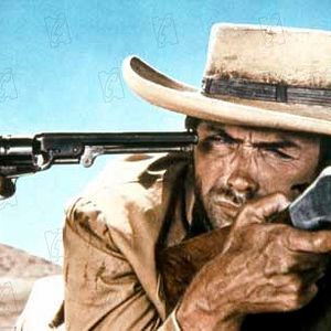 Foto Três Homens em Conflito