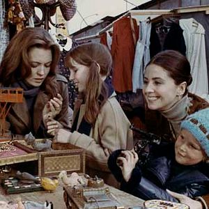 Foto Uma Casa Sob as Árvores