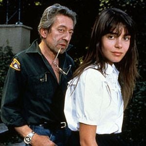 Foto Um Homem Desinibido