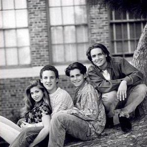 Foto O Mundo é dos Jovens