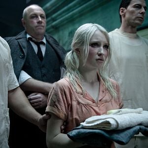 Foto Sucker Punch - Mundo Surreal