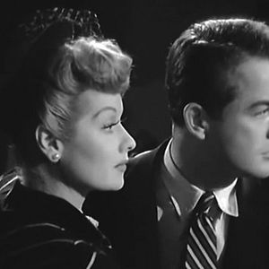 Foto Envolto nas Sombras