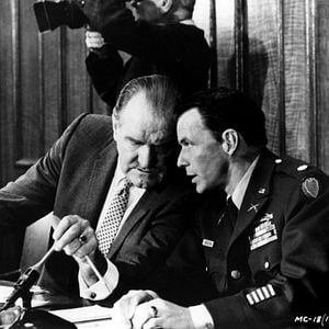 Foto Sob o Domínio do Mal