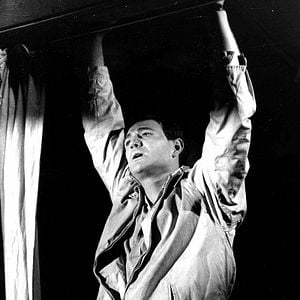 Foto O Pranto de um Ídolo