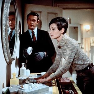 Foto Um Clarão nas Trevas