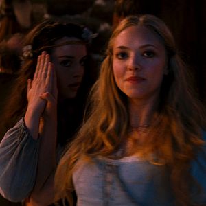 Foto A Garota da Capa Vermelha