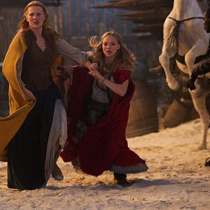 Foto A Garota da Capa Vermelha