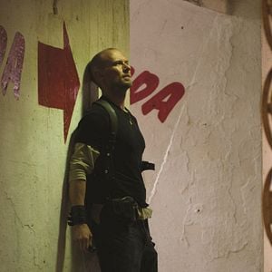 Foto Em Campo Minado: O Êxodo de Charlie Wright