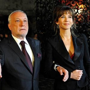 Foto A Felicidade Nunca Vem Só