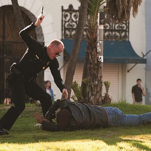 Foto Um Tira Acima da Lei