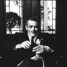 Foto Assim Caminha a Humanidade