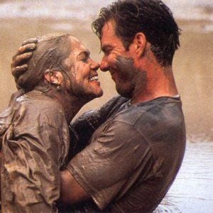 Foto Dois Espiões e Um Bebê