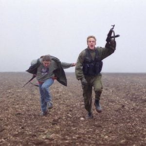 Foto Atrás das Linhas Inimigas