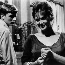 Foto A Moça com a Valise