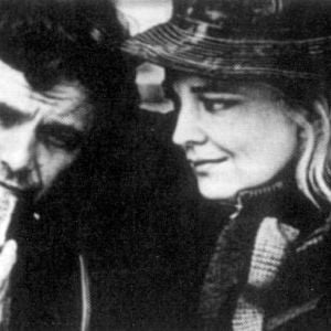 Foto Uma Mulher Sob Influência