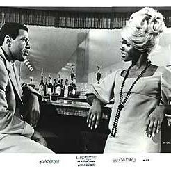 Foto Uma Loura por Um Milhão