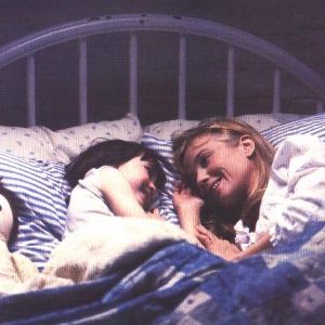 Foto A Mão Que Balança o Berço