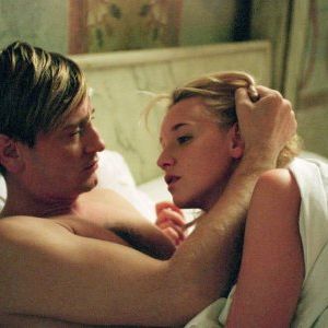 Foto Uma Garota Dividida em Dois