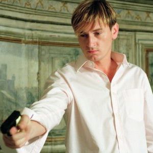 Foto Uma Garota Dividida em Dois