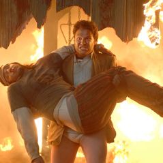 Foto Segurando as Pontas