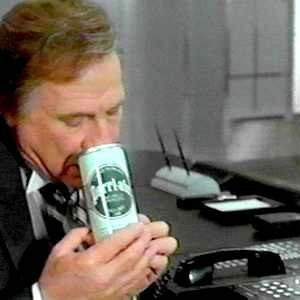 Foto S.O.S. - Tem um Louco Solto no Espaço