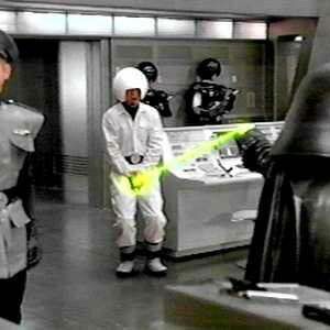 Foto S.O.S. - Tem um Louco Solto no Espaço