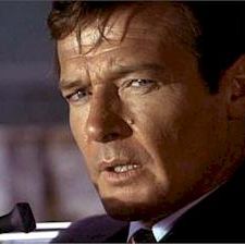 Foto Com 007 Viva e Deixe Morrer