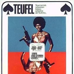 Foto Com 007 Viva e Deixe Morrer