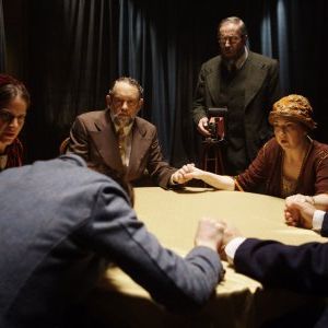 Foto Evocando Espíritos