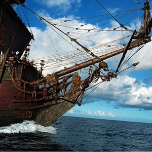 Foto Piratas do Caribe - Navegando em Águas Misteriosas
