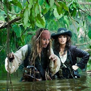 Foto Piratas do Caribe - Navegando em Águas Misteriosas