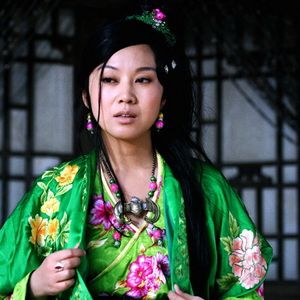 Foto Uma Mulher, uma Arma e uma Loja de Macarrão