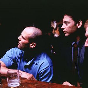 Foto Jogos, Trapaças e Dois Canos Fumegantes