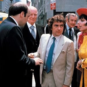 Foto Arthur 2, o Milionário Arruinado