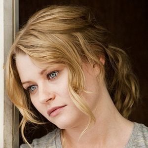 Foto Emilie de Ravin