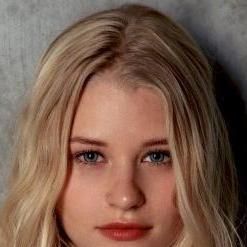 Foto Emilie de Ravin